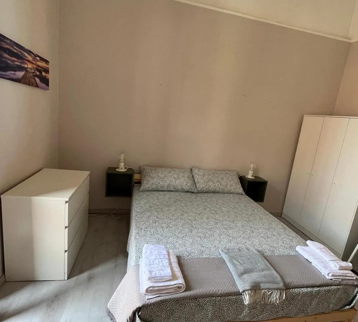 Bed & Breakfast La Sicula Atene City Central House 200 Mt From Metro Giuffrida Catania