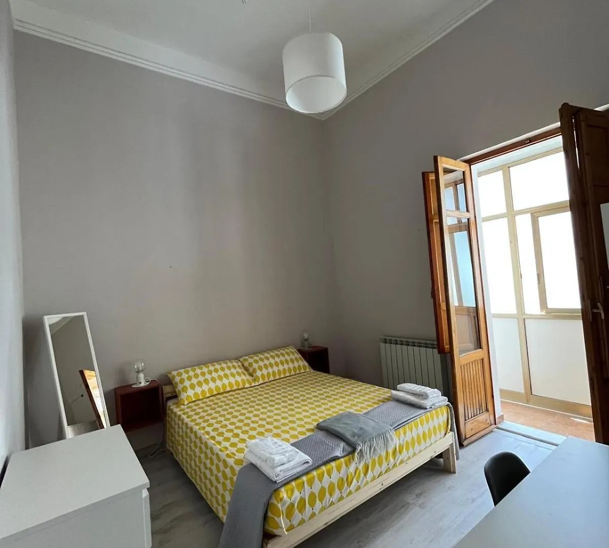 Bed & Breakfast La Sicula Atene City Central House 200 Mt From Metro Giuffrida Catania Italia