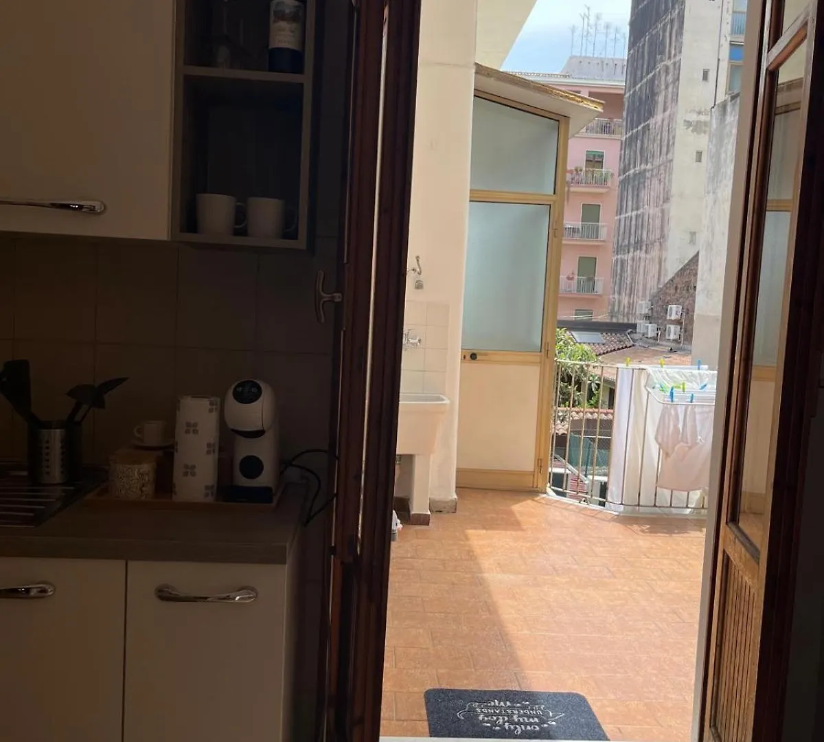 Bed & Breakfast La Sicula Atene City Central House 200 Mt From Metro Giuffrida Catania Italia